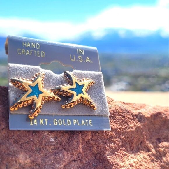 NEW! 14 Kt. Starfish Blue Inset Gold Plated - Picture 1 of 3